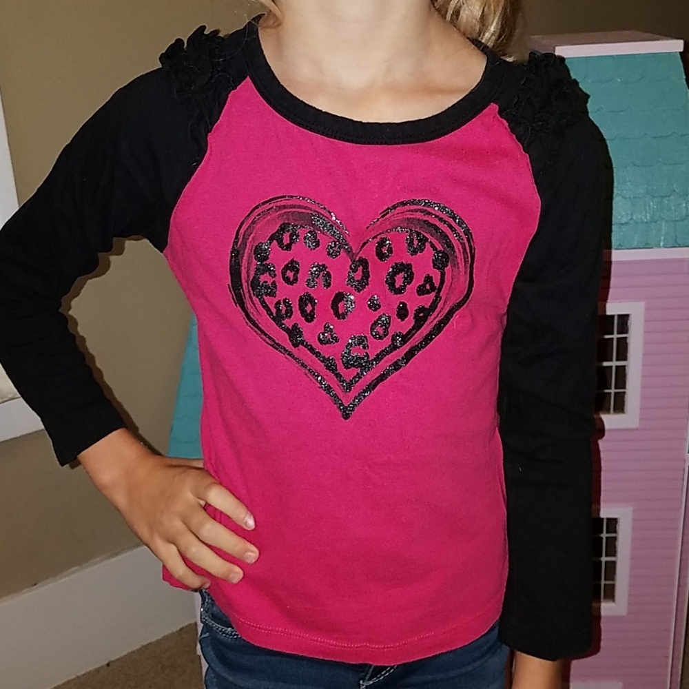 Long sleeve tee with heart